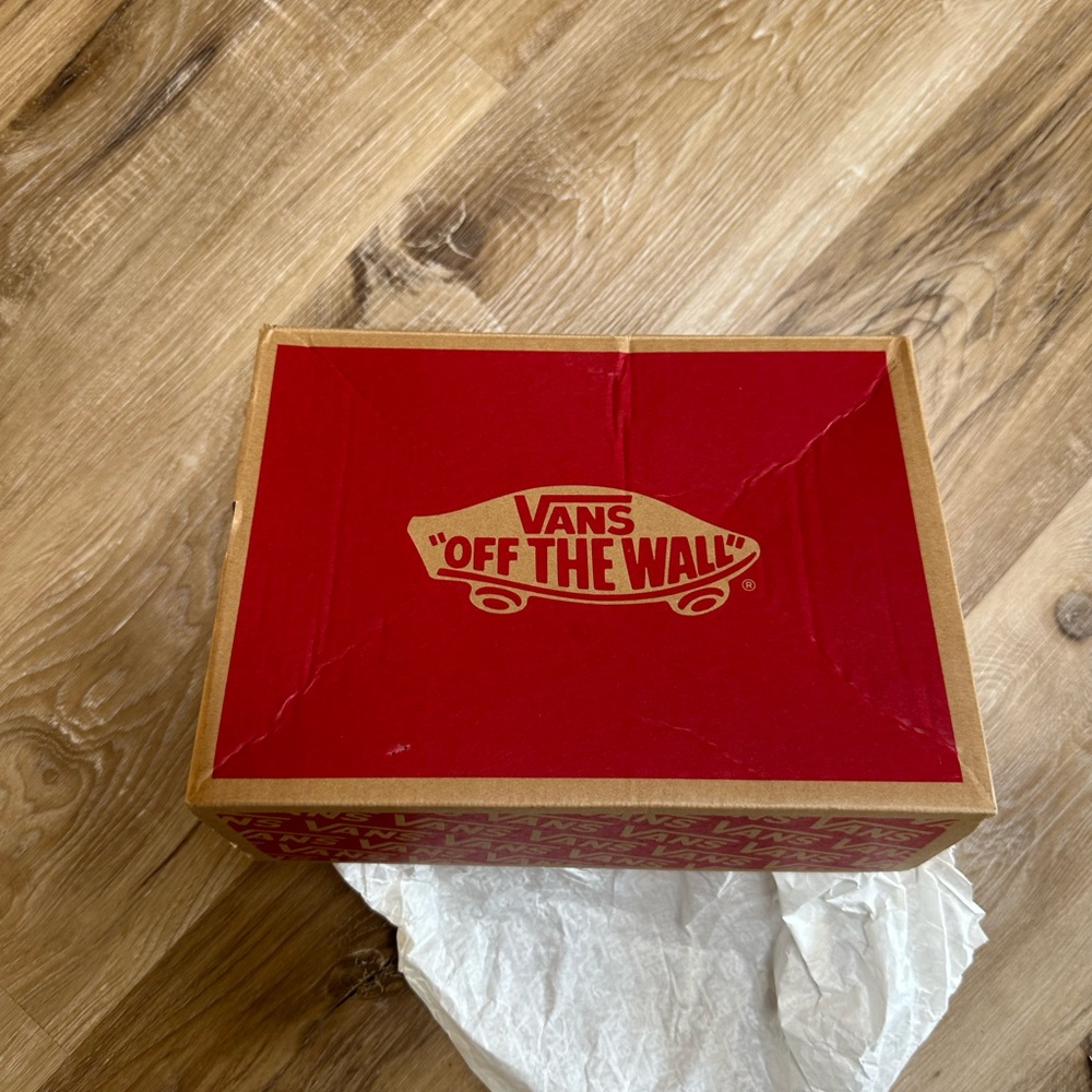 Vans Sk8-Hi High Top Sneakers in Green and White - Picture 2 of 9